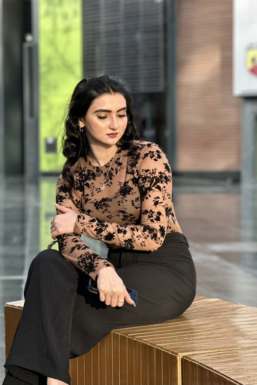 Mature Multan Escort